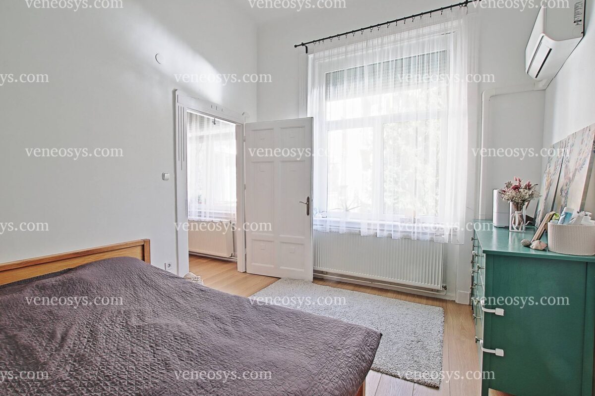 Obok kawiarni Nowy Jork, VII. dzielnica Budapesztu