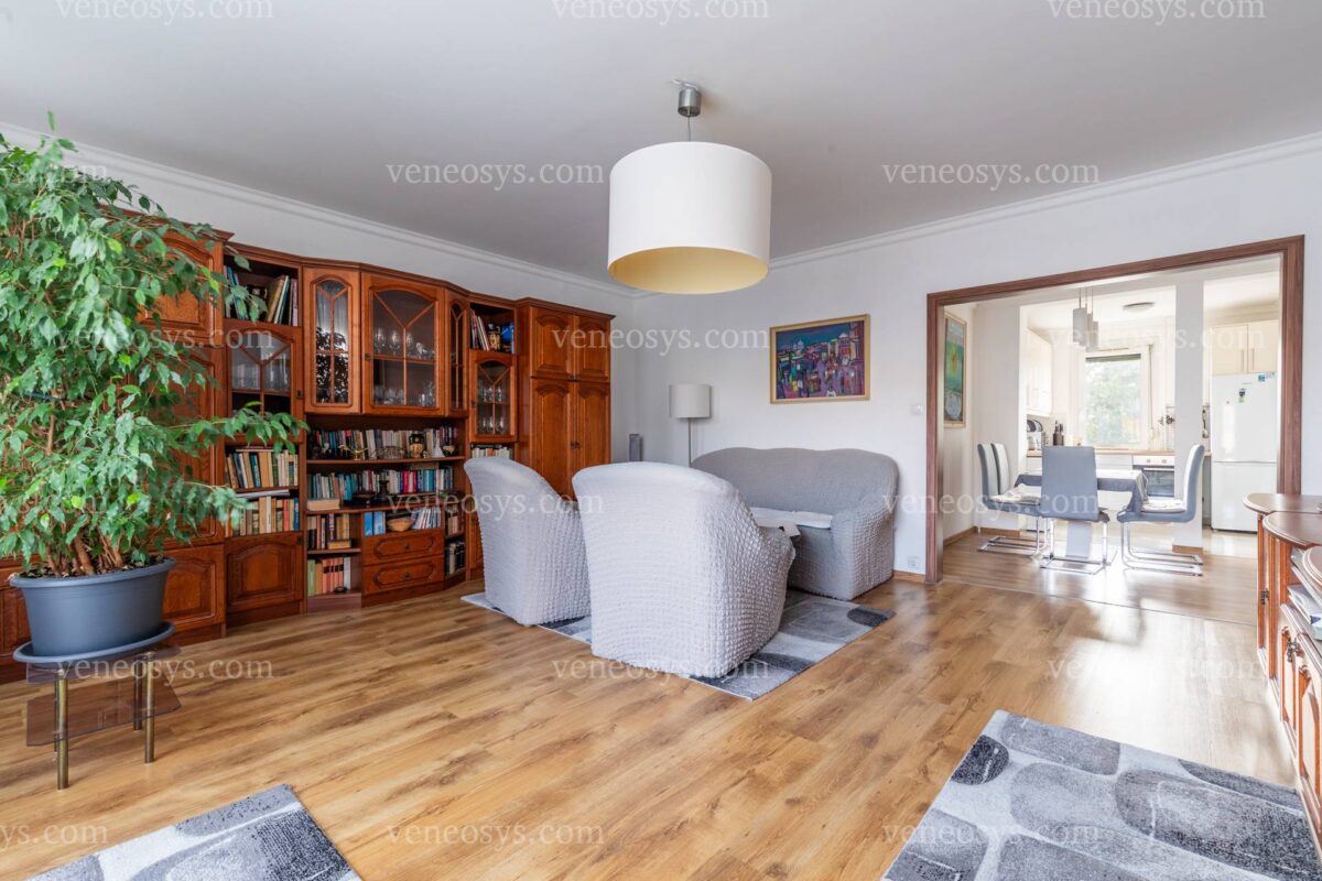 Ulica Kossutha, XV. dzielnica Budapesztu