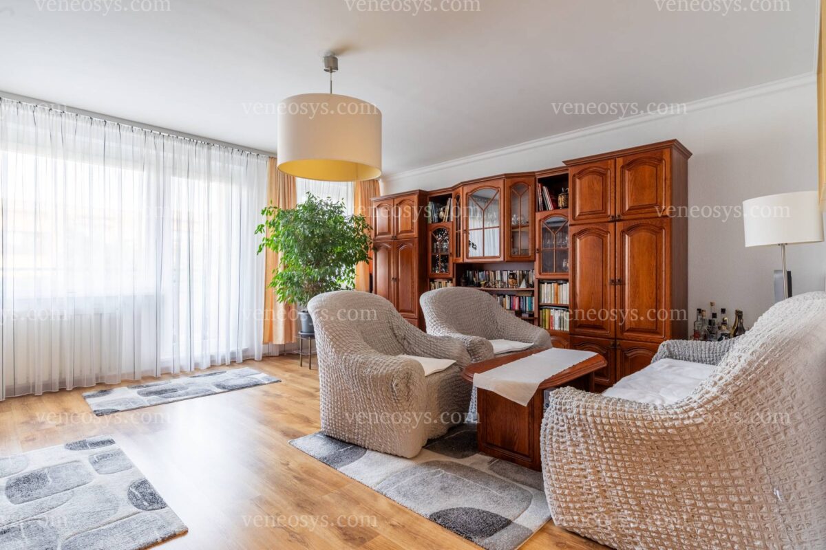 Ulica Kossutha, XV. dzielnica Budapesztu