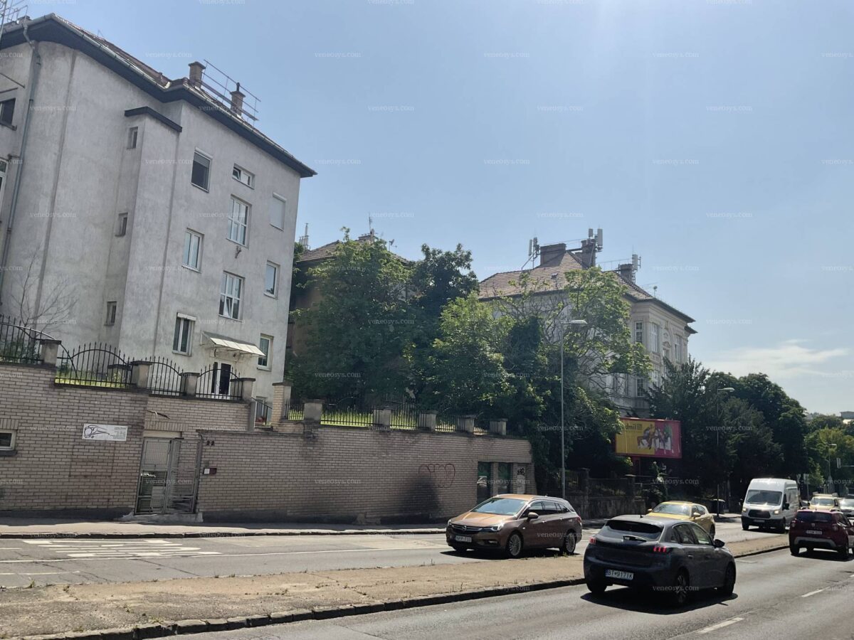 U stóp Góry Gellerta, I. dzielnica Budapesztu