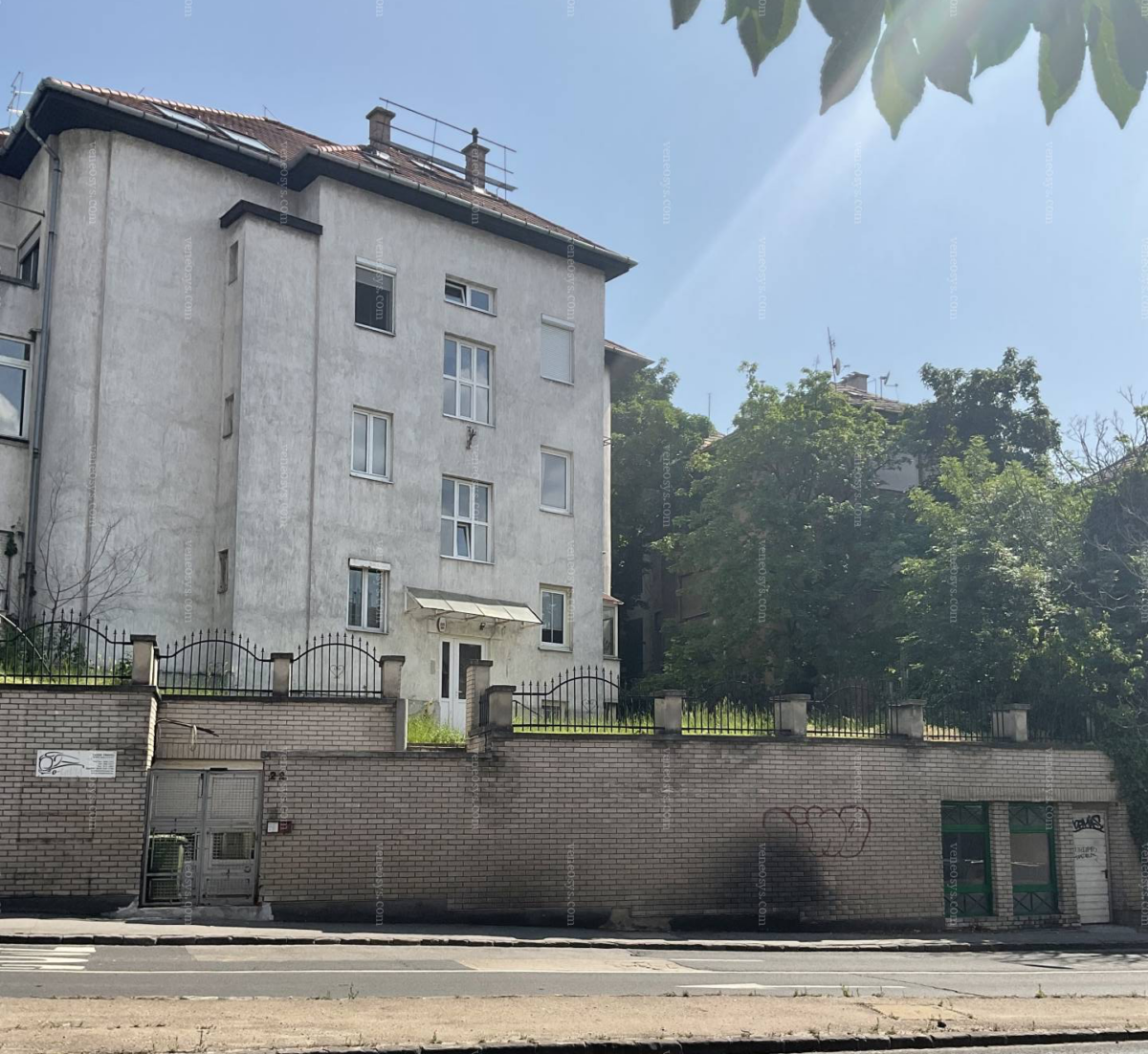 U stóp Góry Gellerta, I. dzielnica Budapesztu