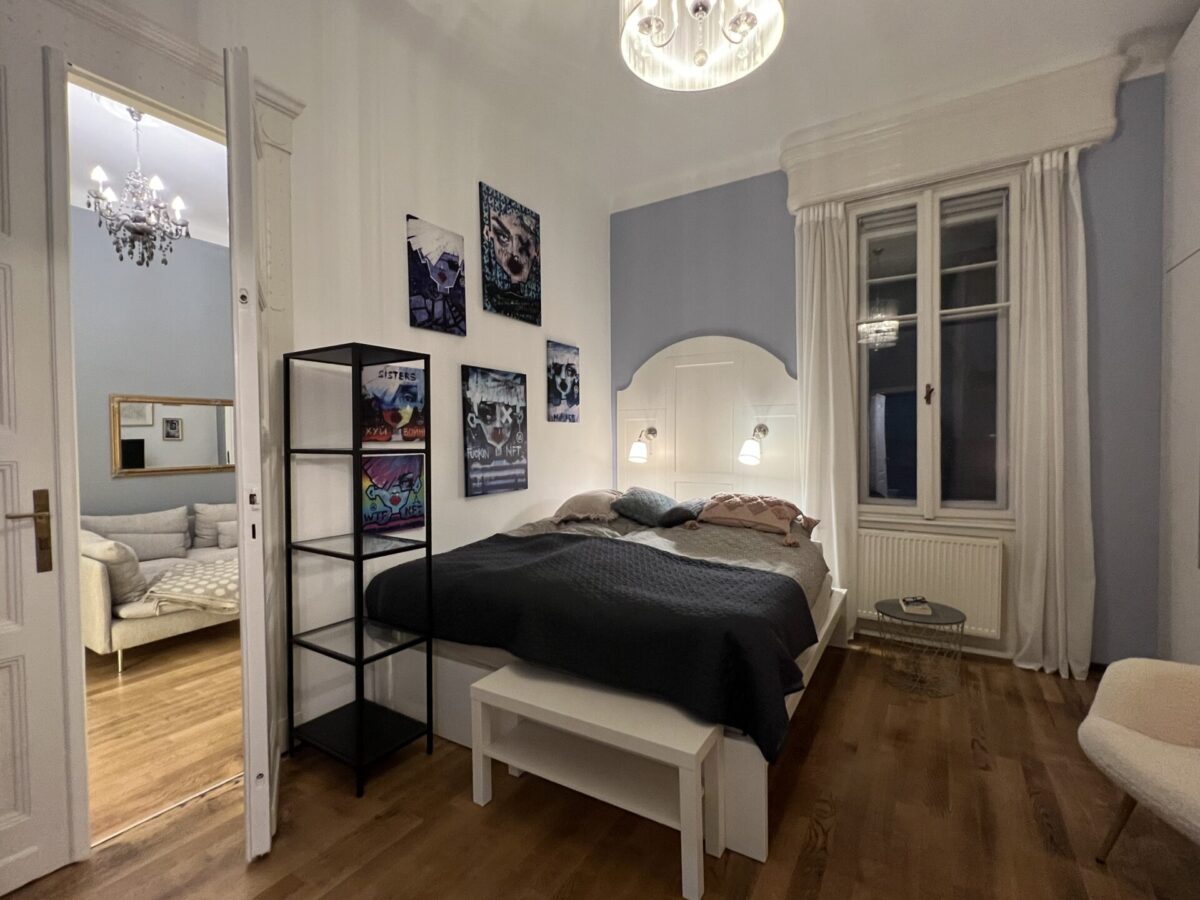 Przy ulicy Királyi Pál, V. dzielnica Budapesztu