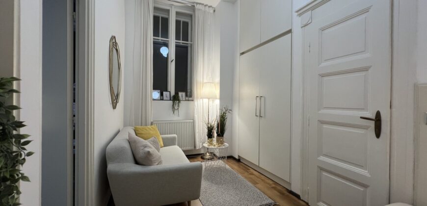 Przy ulicy Királyi Pál, V. dzielnica Budapesztu