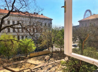 Z widokiem na park Hilda, V. dzielnica Budapesztu