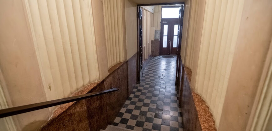 Przy ulicy Falk Miksa, V. dzielnica Budapesztu