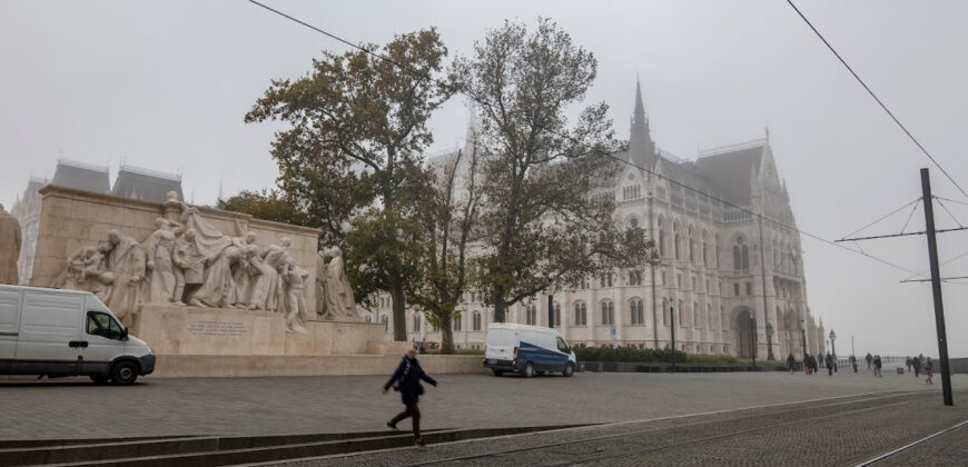 Przy ulicy Falk Miksa, V. dzielnica Budapesztu