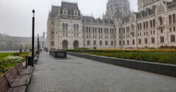 Przy ulicy Falk Miksa, V. dzielnica Budapesztu