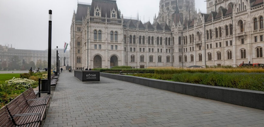 Przy ulicy Falk Miksa, V. dzielnica Budapesztu