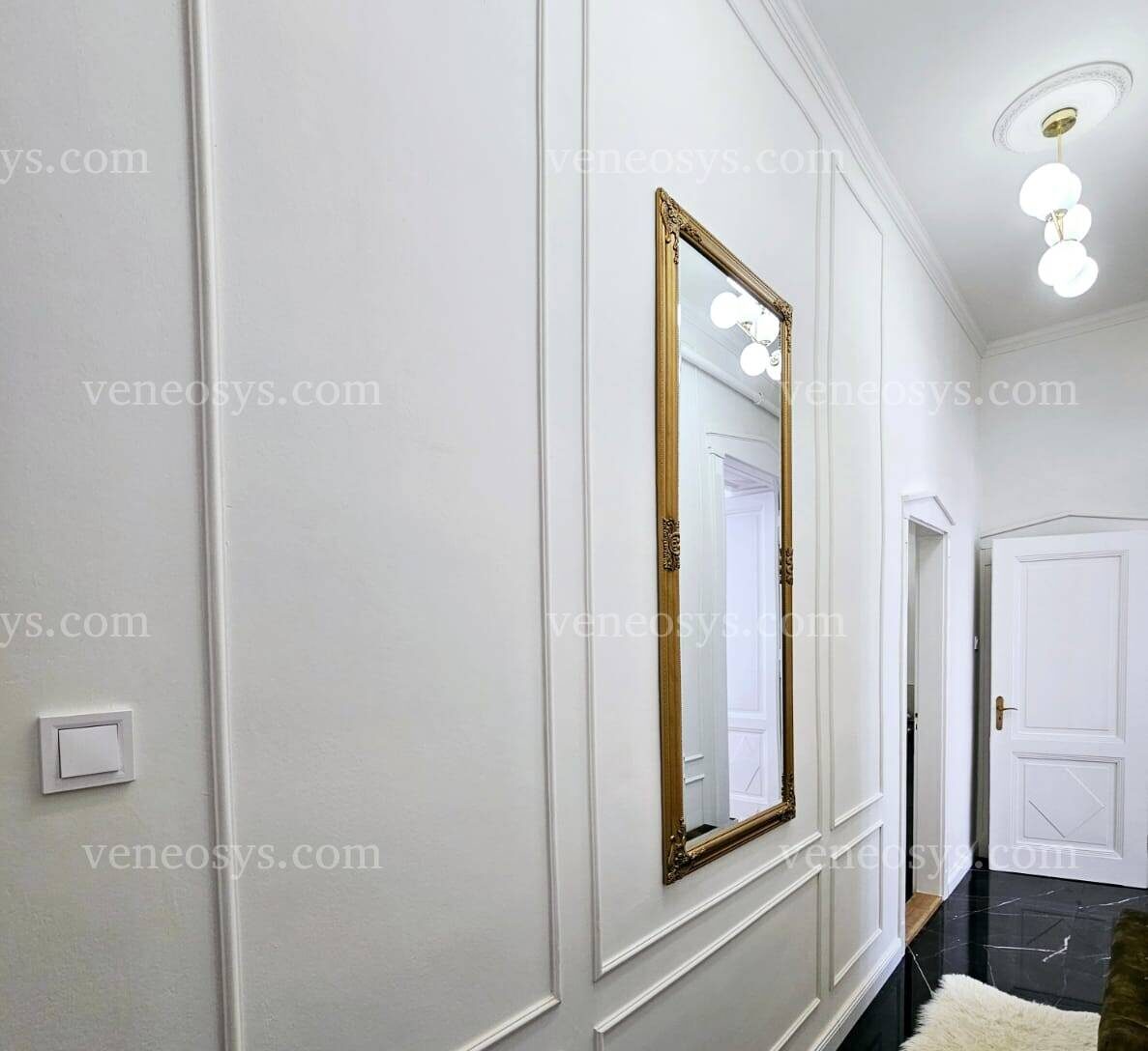 Ulica Váci za rogiem w V. dzielnicy Budapesztu