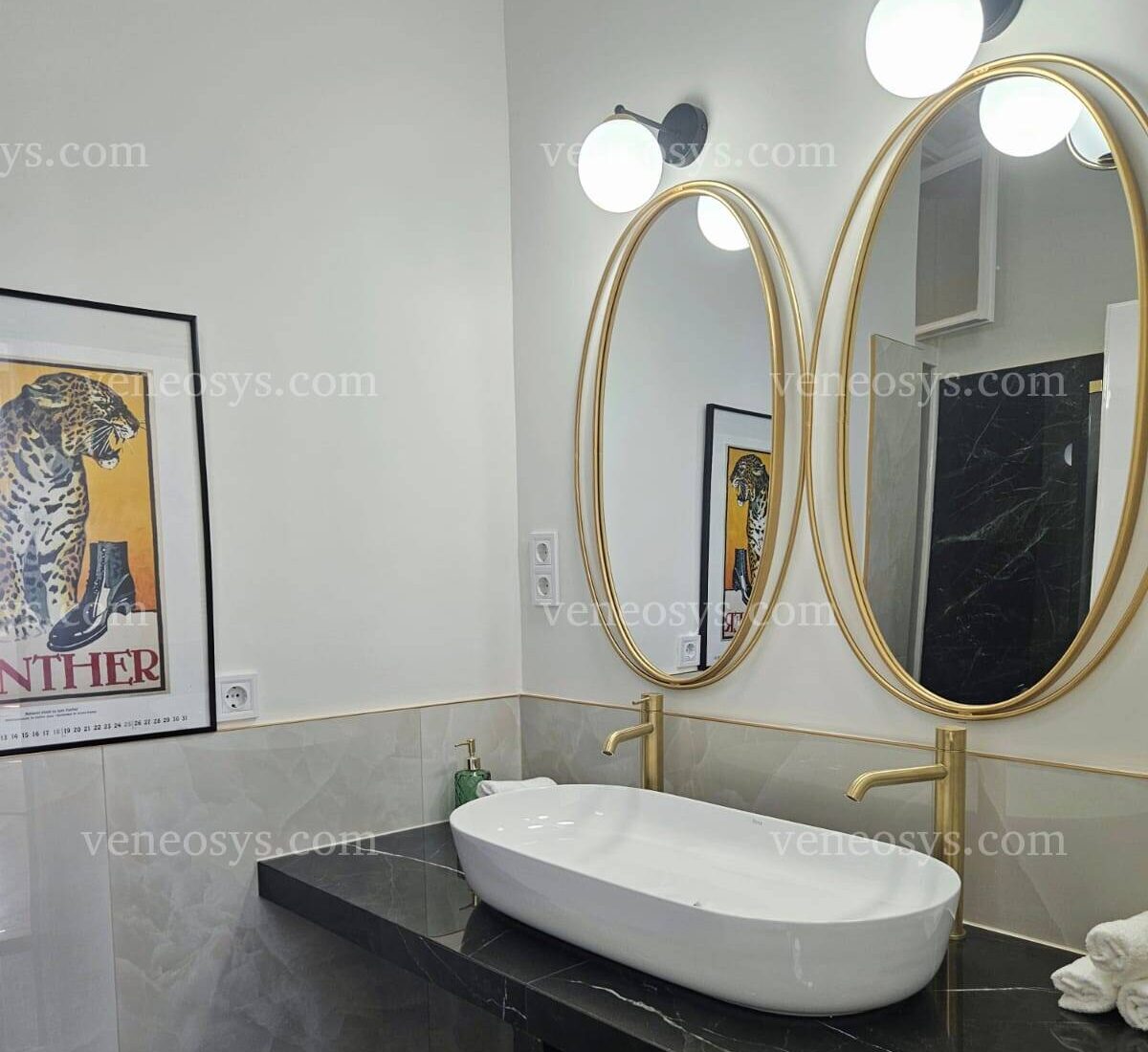 Ulica Váci za rogiem w V. dzielnicy Budapesztu