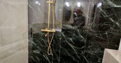 Ulica Váci za rogiem w V. dzielnicy Budapesztu