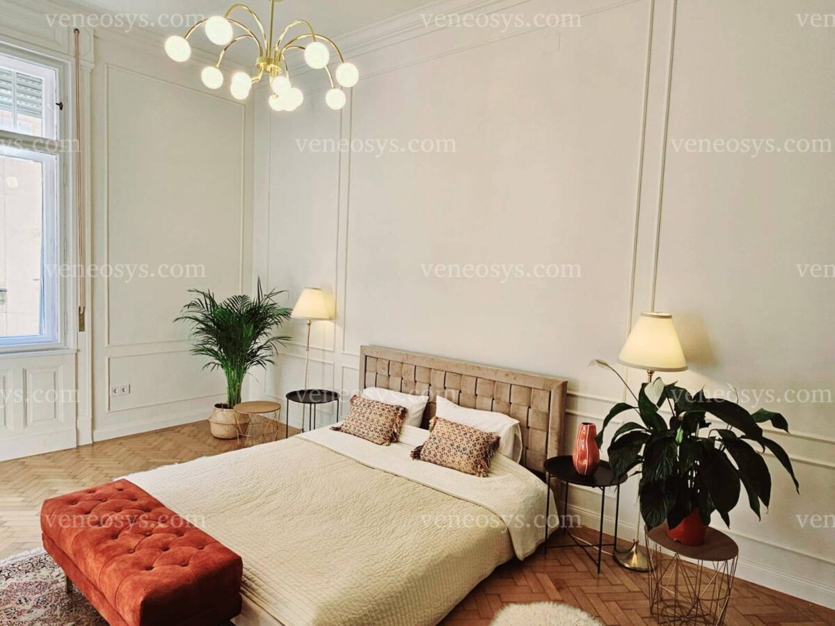 Ulica Váci za rogiem w V. dzielnicy Budapesztu