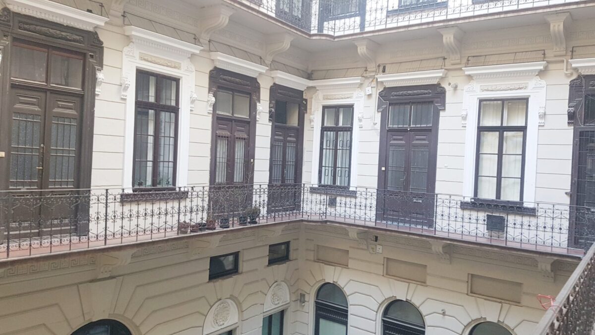 Przy Andrássy út w VI. dzielnicy Budapesztu