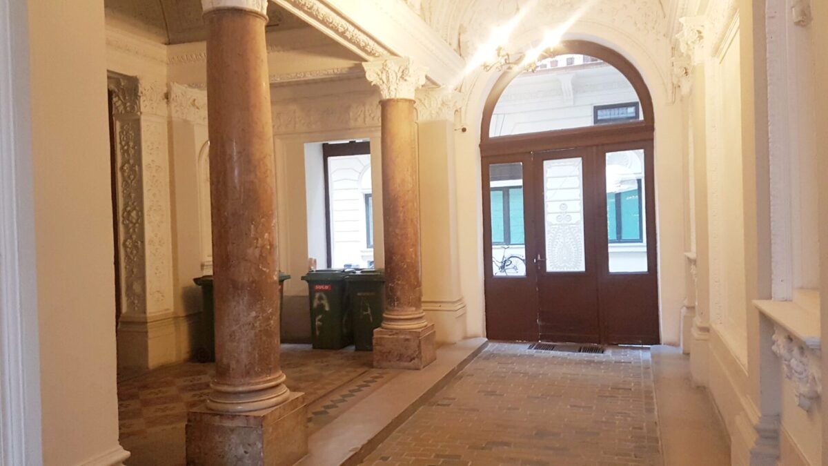 Przy Andrássy út w VI. dzielnicy Budapesztu