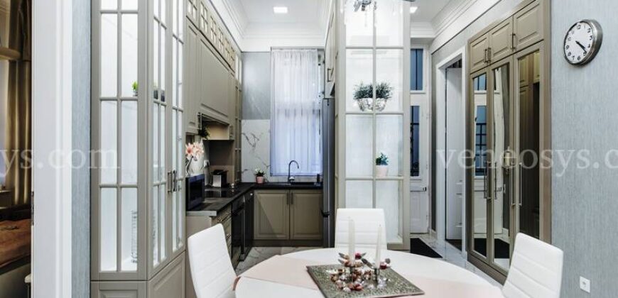 Na ulicy Alkotmány w V. dzielnicy Budapesztu