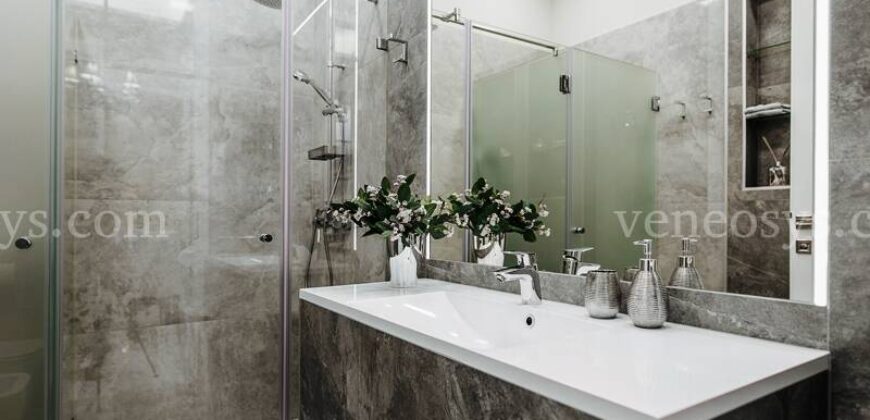 Na ulicy Alkotmány w V. dzielnicy Budapesztu