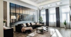 Na ulicy Alkotmány w V. dzielnicy Budapesztu