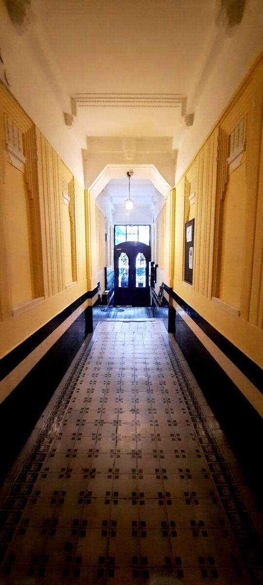 Na ulicy antykwariatów w V. dzielnicy Budapesztu