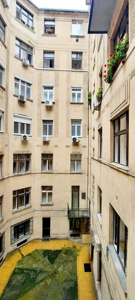 Na ulicy antykwariatów w V. dzielnicy Budapesztu