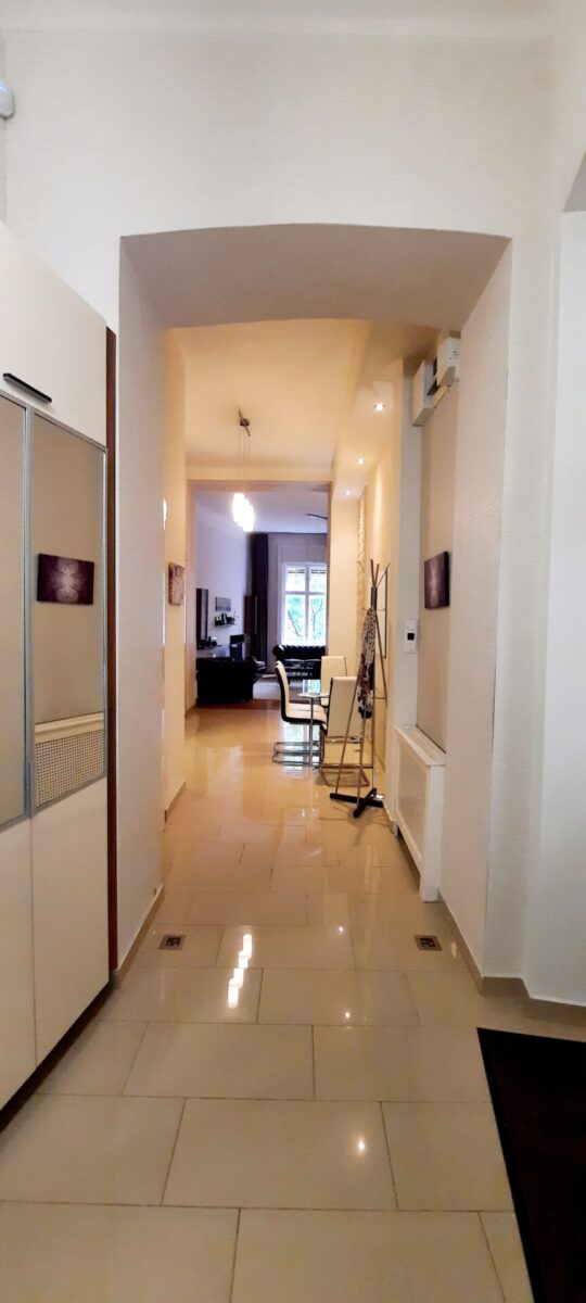 Na ulicy antykwariatów w V. dzielnicy Budapesztu