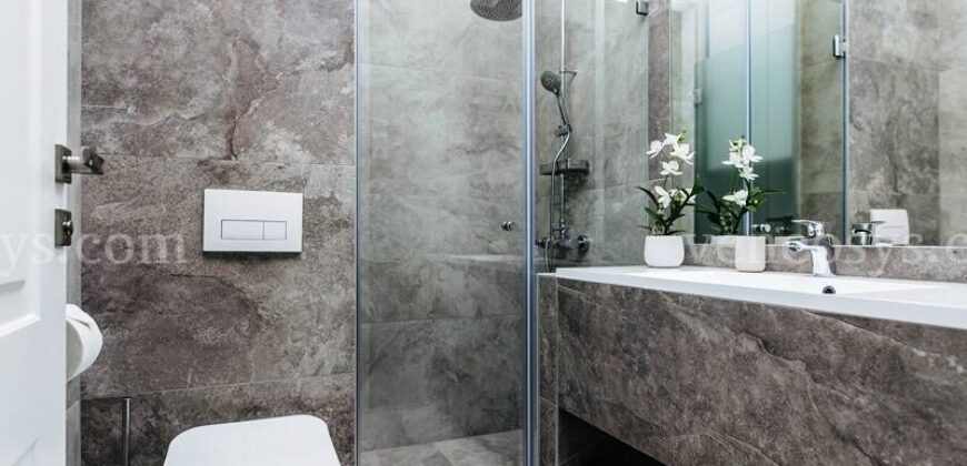 Na ulicy Alkotmány w V. dzielnicy Budapesztu