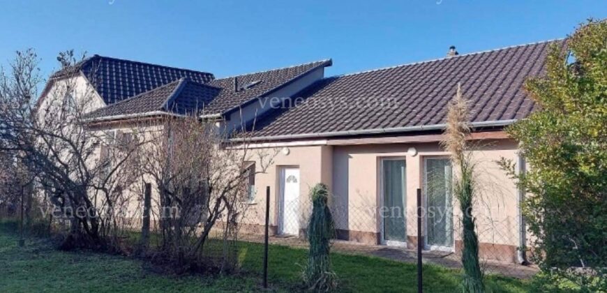 Dwa mieszkania w jednym domu w XV. dzielnicy Budapesztu