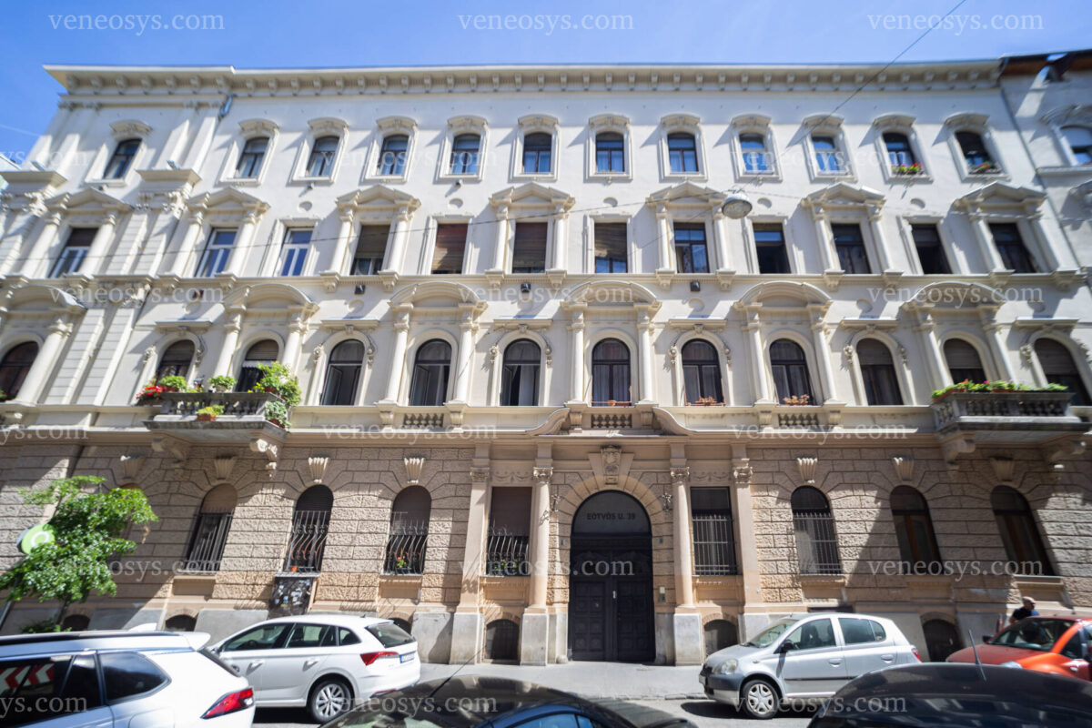 Przy ulicy Eötvös w VI. dzielnicy Budapesztu